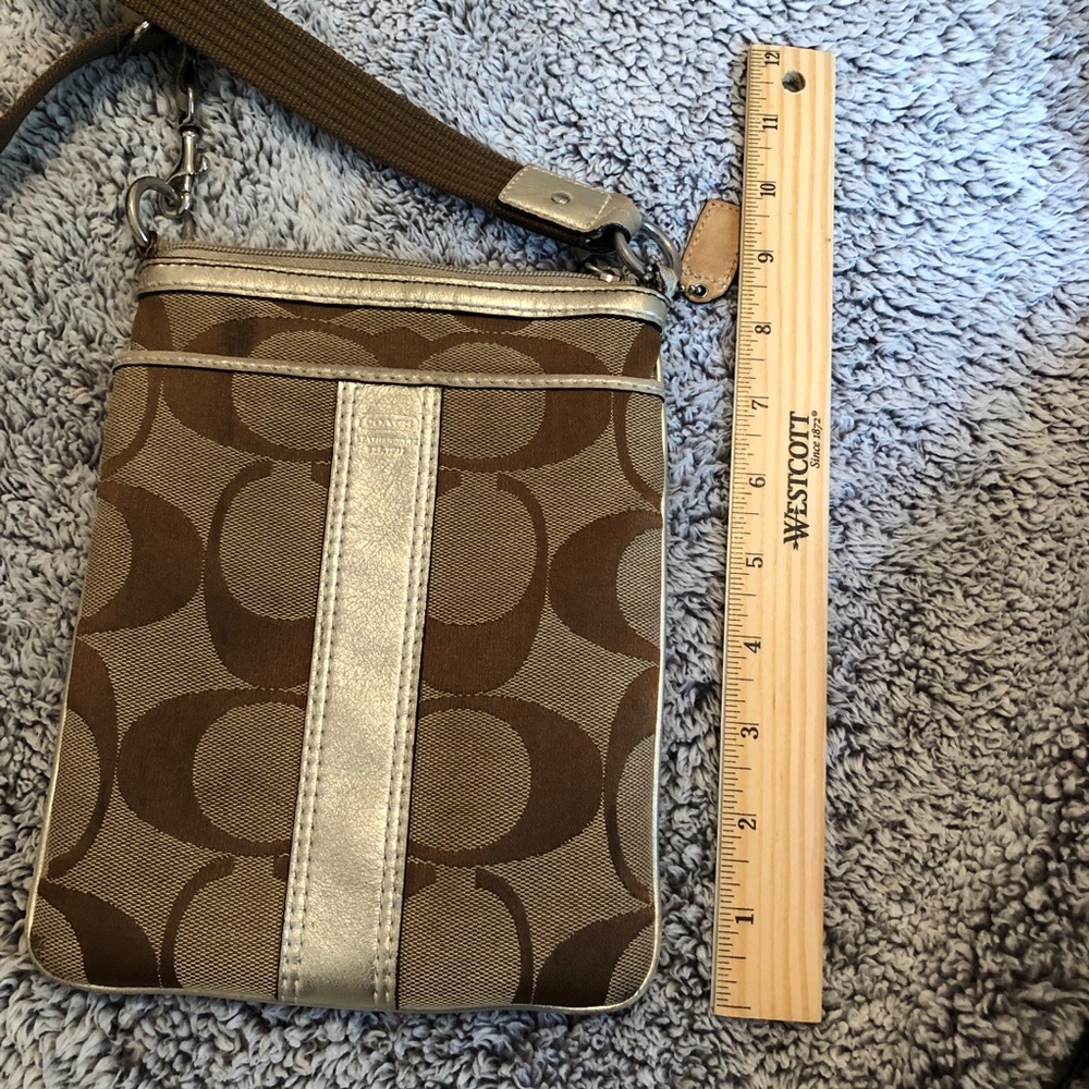 Coach Signature Crossbody - Picture 8 of 9